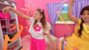 Дети Попали в Книгу Сказок и Помогают Принцессам!