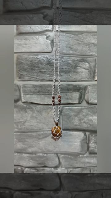 Подвес, кулон из натуральных камней.