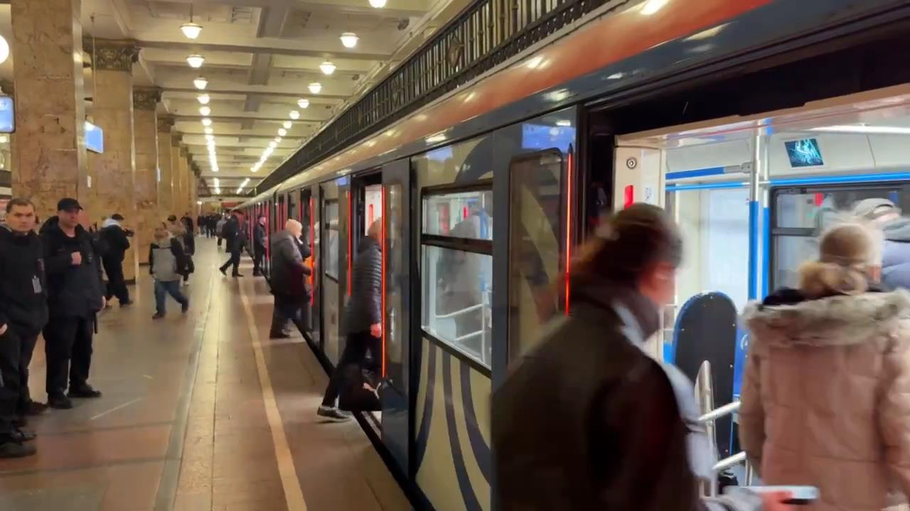В Москве восстановили работу Сокольнической линии метро: кадры