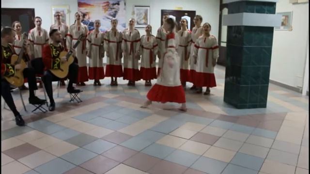 Девка по саду ходила - русская народная песня под гитару