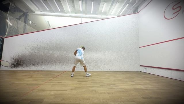 Кросс в передней зоне слева сбоку