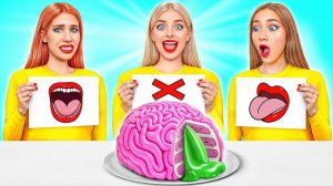 Откуси Лизни или Ничего Челлендж # Битвы с Едой от Candy DO