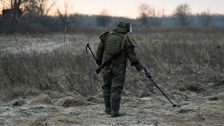 Саперы группировки «Центр» разминируют Красноармейск. Лучшее видео из зоны СВО