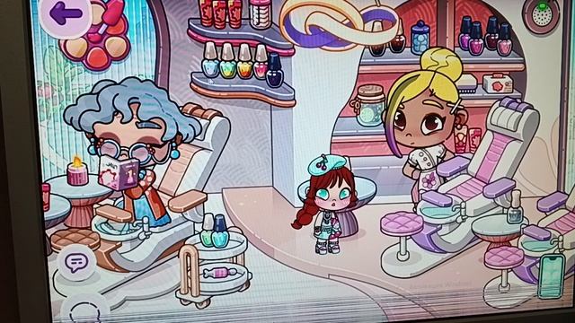 Семья мороженого гуляет на сердечной🩷 улице и делают маникюр💅. Аватар ворлд.