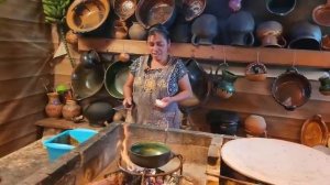 Сегодня я готовлю богатые красные энчиладас, чтобы насладиться ими со своей семьей