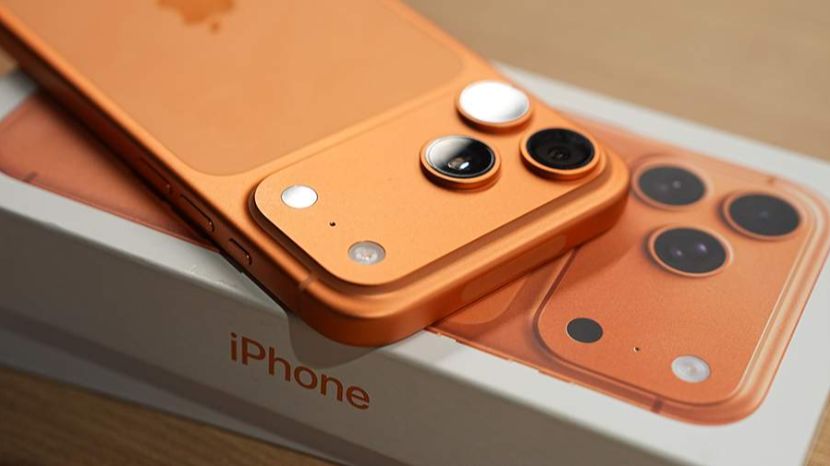 Новый IPhone в РФ подешевел почти на треть