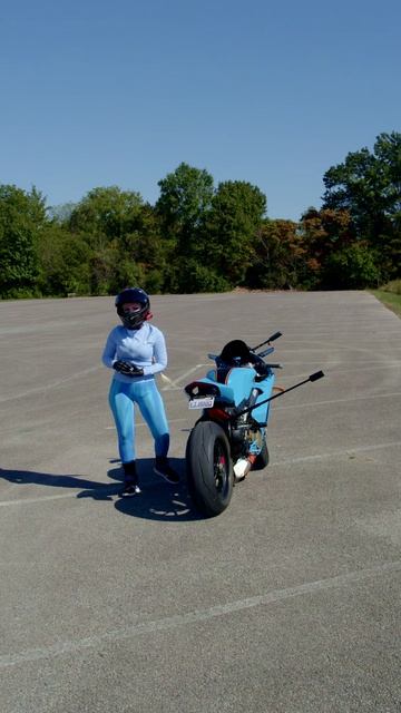 Катя Алмаз мото девушка на Дукати Ламборгини