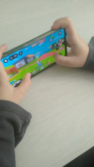 Играю в роблоксе