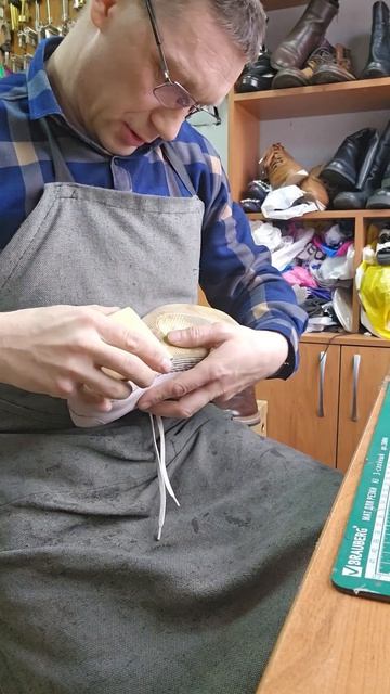 Стёртая пятка на обуви, интересный случай. Как и обещал, периодически буду постить работы