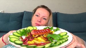 Мукбанг от Яновны Одинокая Сосиска, картошка в мундире жареная с колбасой, огурцы. Еда.