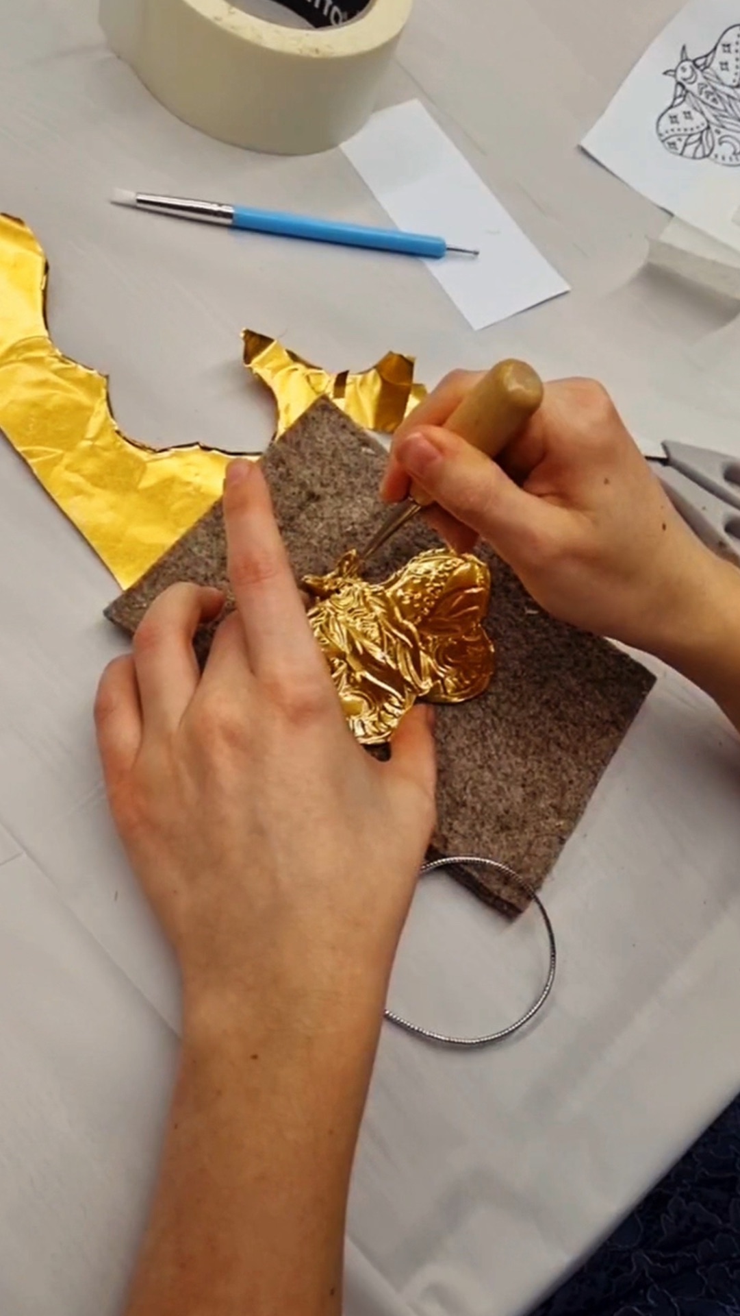 Ёлочные игрушки в стиле СССР (чеканка). Выездной мастер-класс от студии Задело в Санкт-Петербурге