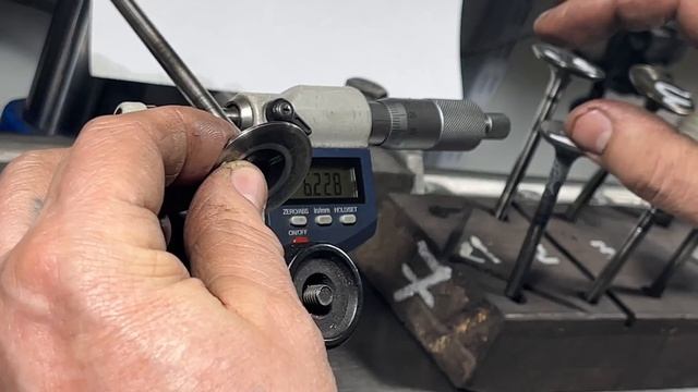 ГБЦ Двигатель Toyota 3S-FE Причина снятия ГБЦ двигатель задымил, залегли кольца дефектовка гбц