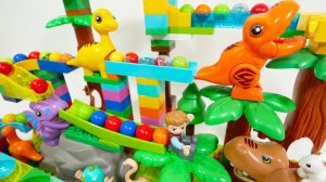 СТРОИМ ГОРКУ ДЛЯ РАЗНОЦВЕТНЫХ ШАРИКОВ АСМР ВИДЕО ДЛЯ ДЕТЕЙ ДЕТСКИЙ КАНАЛ ИГРАЛКИ-ЗАЛИПАЛКИ