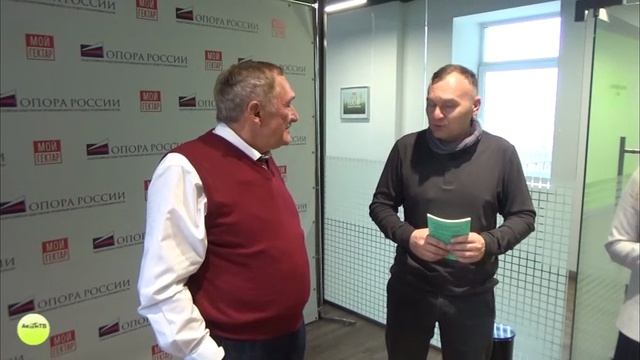 В.Н.Мегре и Р.В.Петрушин, участник СВО. Разговор в кулуарах.