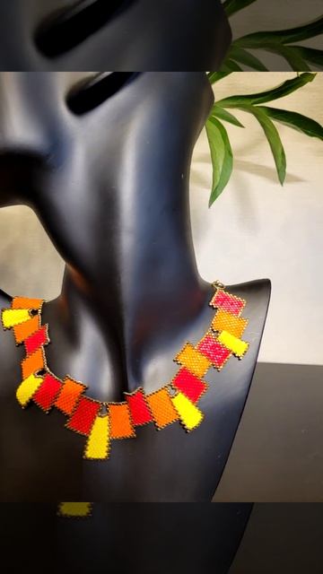 Ожерелье из бисера. Мозаичное плетение