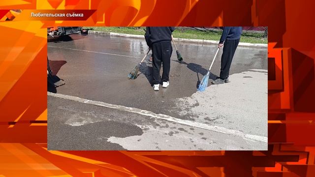 В городе моют улицы и убираются в рамках санитарного двухмесячника