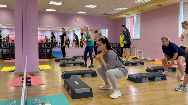 Тренировка ягодицы пресс плечи 609060