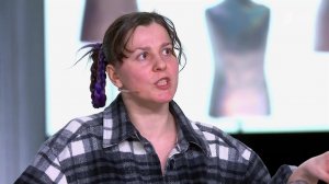 Героиня "Модного приговора" устала быть взрослой после смерти родителей и стала одеваться мультяшно