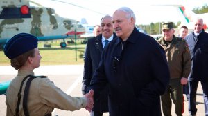 Лукашенко посетил Минский аэроклуб ДОСААФ