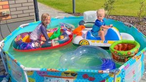 СОФУНЬЯ ШАЛУНЬЯ - ДЕНЬ НАДУВАШЕК В БАССЕЙНЕ.