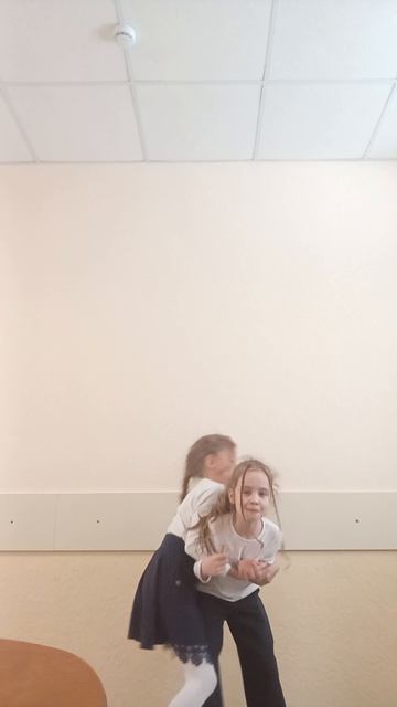 дерёмся с подругой когда она съела мою соломку