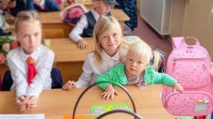 Софунья Шалунья - София и Ника пошли в Школу.