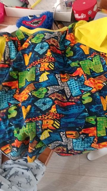 Хагги вагги в разных футболках