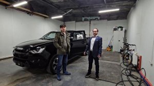 Видеоотзыв и выдача ISUZU пикап 2026 черный оот Фаст Трак  для Гелтек Москва 2026-04-22 11-39-48