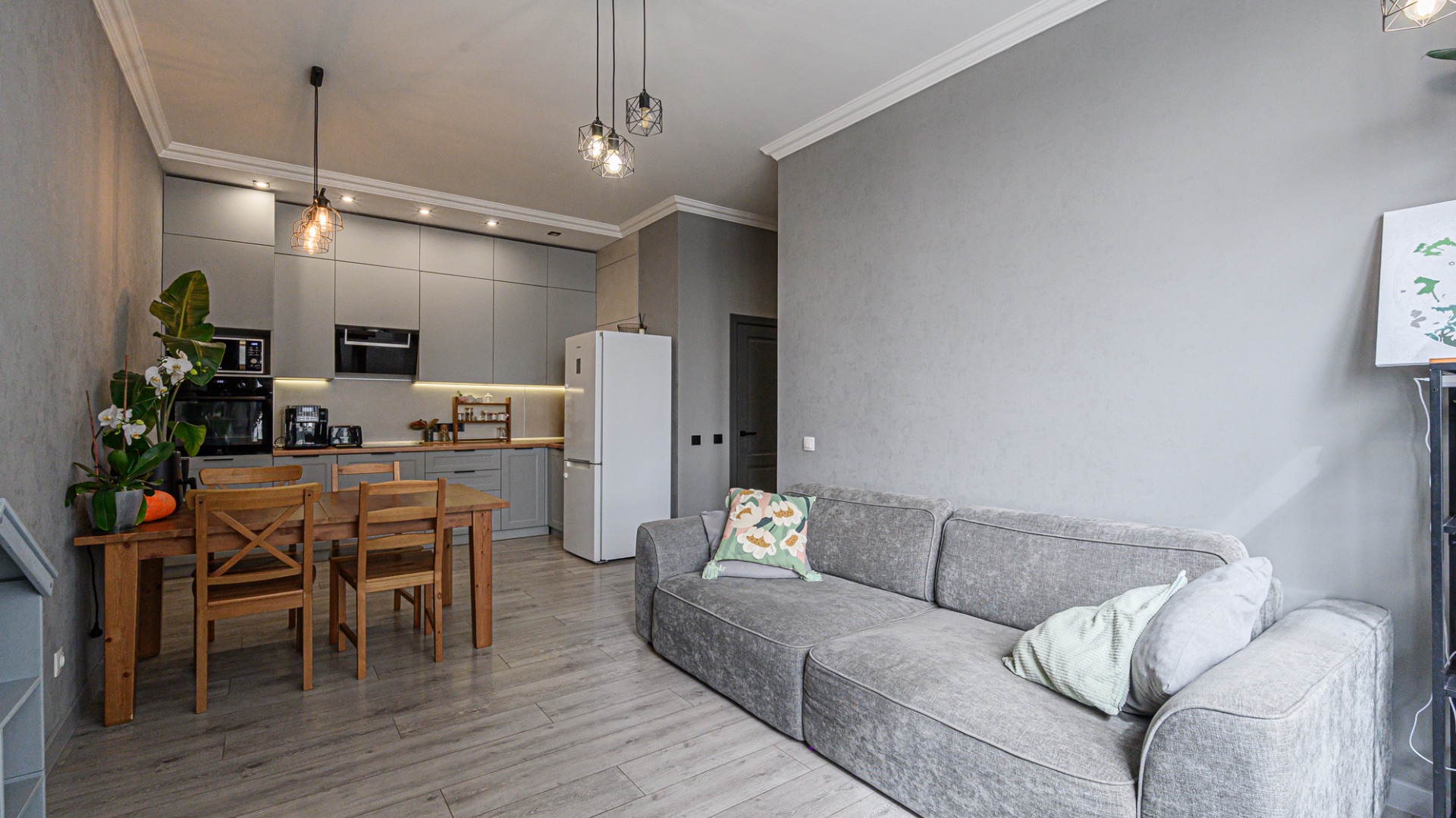 Трехкомнатная квартира, Новосибирск, Октябрьский район, ул. Владимира Заровного, д.40