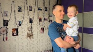 Новая красная машина и шарики