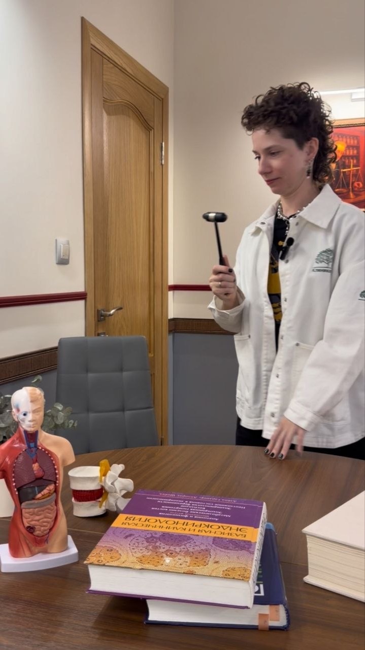 Зачем неврологу молоток? #невролог #здоровье #докмед