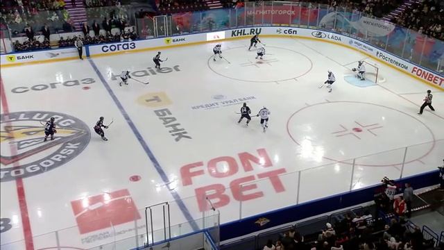 Архив КХЛ. Металлург_Торпедо 10.10.2025. Уровень мастерства Евгения Кузнецова. Голевой пас не глядя