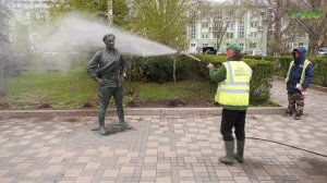 Стартовала очистка скульптур на самарской набережной