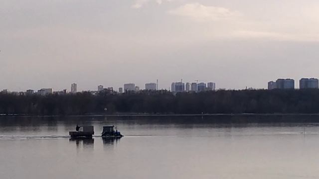 трактор на воде