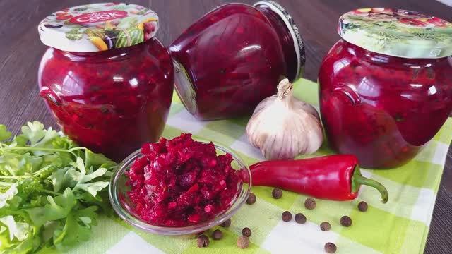 Свекольная икра-аджика - жгите языком и не парьтесь со стерилизацией! 🔥🌶️ смотреть онлайн