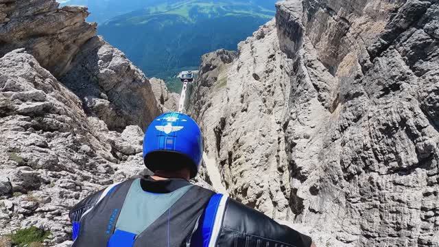 Полёт в вингсьюте — прямая и крутая траектория. 🤬 😱🔥