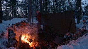 Одиночный кемпинг при сильном снегопаде при температуре -30 °C в Канаде