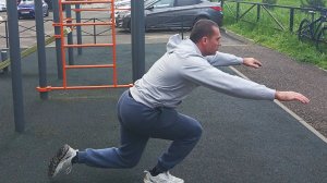 Приседания-выпады на одной ноге: техника и нюансы