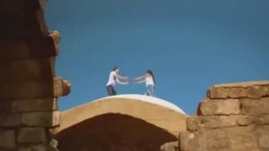 МИА МАНОЛЛИ - НА ПЕРЕКРЕСТКЕ МЕЖДУ СТРОК... - ПРОСТО КРАСИВАЯ ПЕСНЯ ❤️