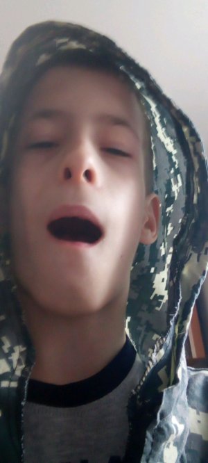 кушаю огурчик