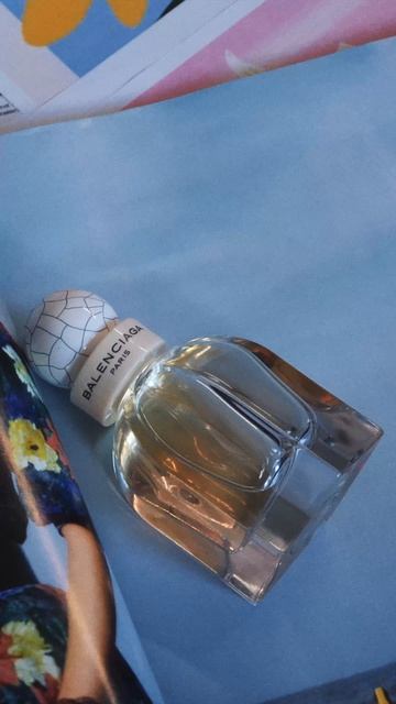 Чем пахнет Balenciaga Paris от Balenciaga #balenciaga #balenciagastyle #balensiagafragrance