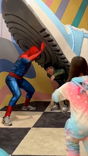 A very funny video from a superhero #spiderman