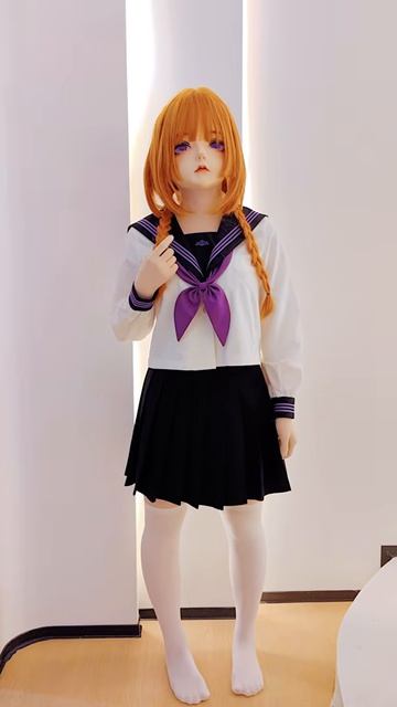 Кигуруми-кукла в японской школьной форме.