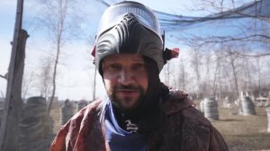 Блогеры Уфы решили поиграть в пейнтбол.