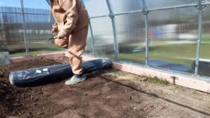 Моя Жизнь в Деревне, обустраиваю теплицу, пришлось поднять одной