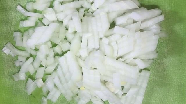 Как нарезать лук мелко_ 🧅 Секрет, который работает даже со старой луковицей!