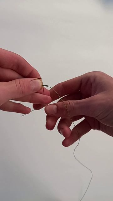 Как привязать крючок с лопаткой к леске!!!