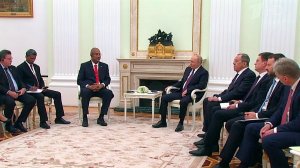 Владимир Путин провел встречу с президентом Сейшельских Островов.