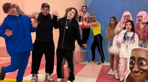 ПАЦАНЫ ИЗ КАМПУСА НАРВАЛИСЬ НА ДЕРЗКИХ КАЧКОВ!!! АМИНА СПАСЛА МАЛЬЧИКОВ