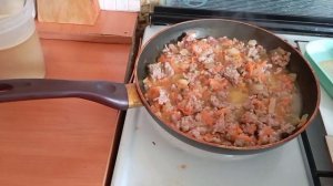 Бабуля готовит спагетти с фаршем 😂✨